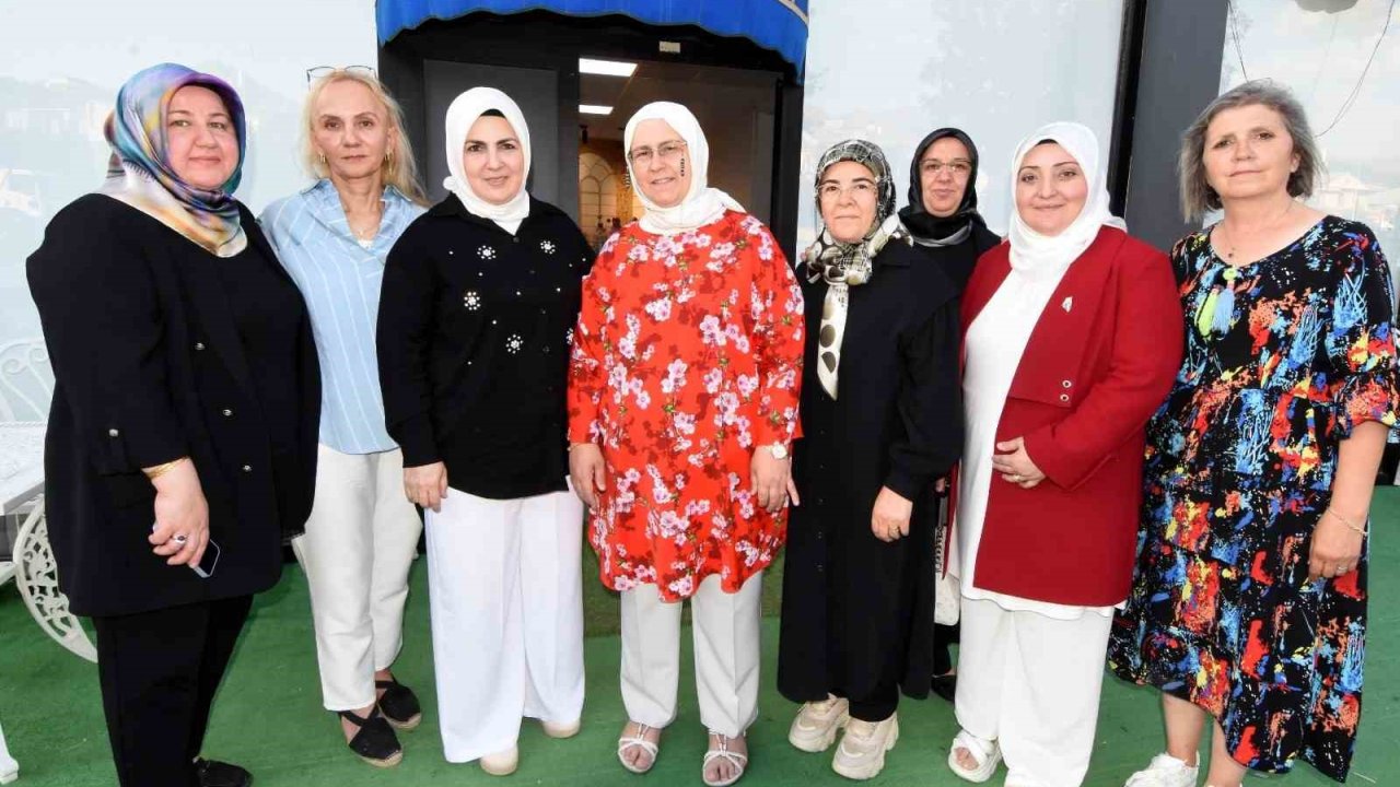 "’Anne şefkati, merhamet sevgisi ile yola çıktık"