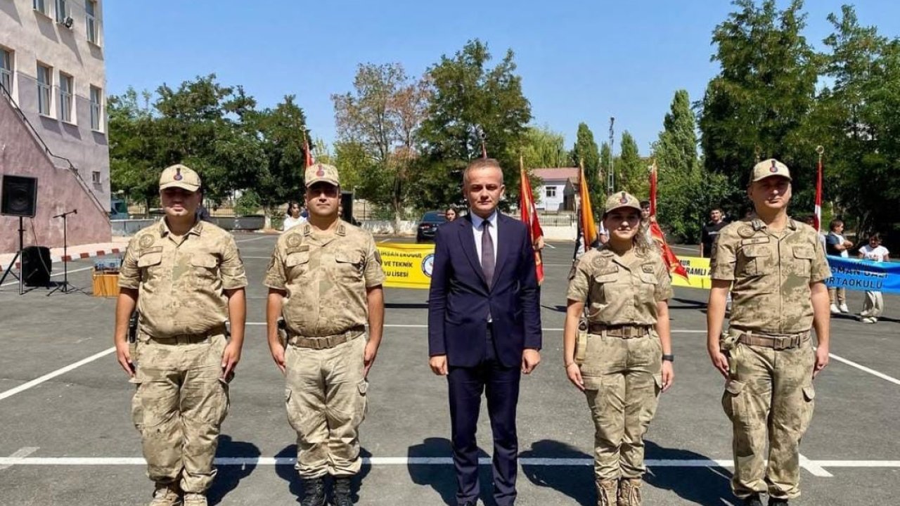 Hamur’da 30 Ağustos Zafer Bayramı törenle kutlandı
