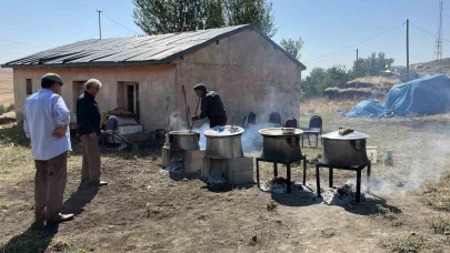 Kars’ın 78 yaşındaki usta aşçısı 30 yıldır düğünlere lezzet katıyor