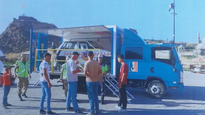 Kars’ta jandarmadan simülasyonlu emniyet kemeri uygulaması