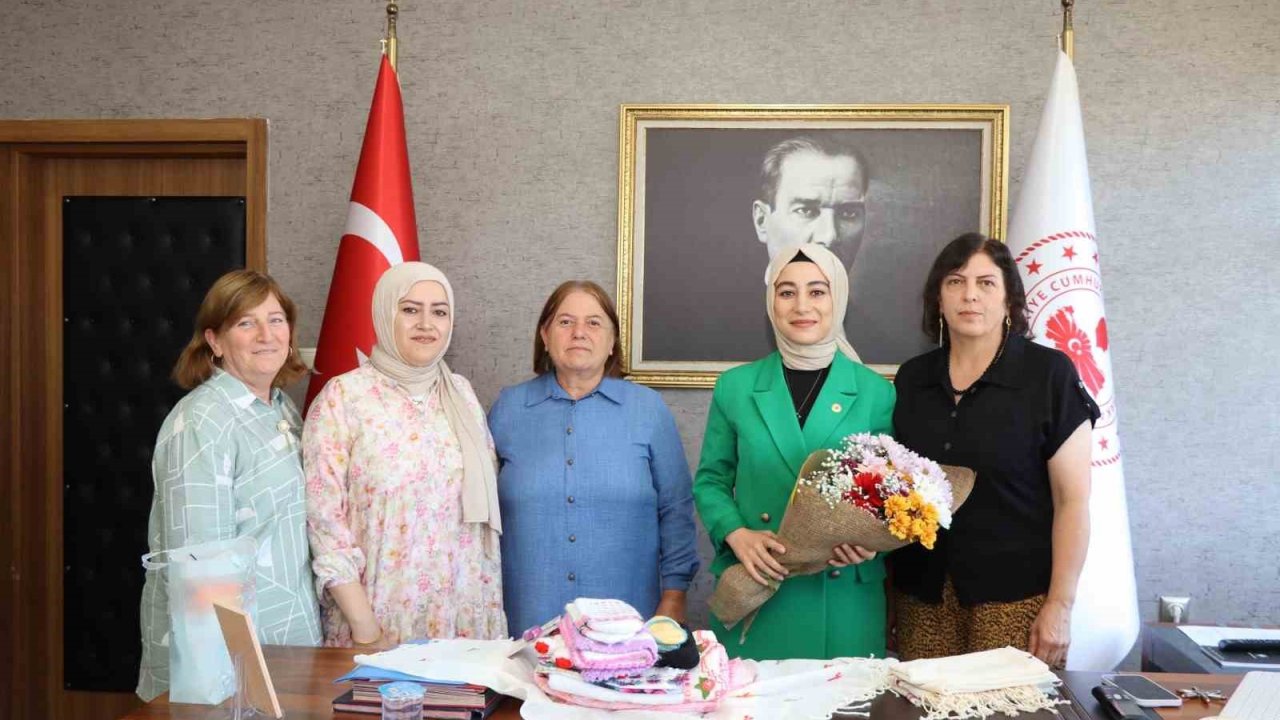 Kadınlar, Kaymakam Kalkan'ı ziyaret etti