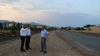 Oltu’nun Narman girişi duble yola dönüştürülüyor