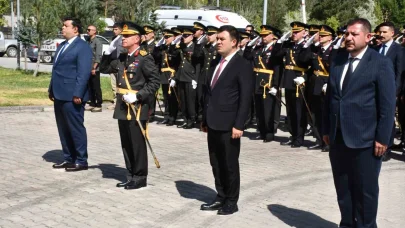 Patnos’ta Zafer Bayramı törenle kutlandı
