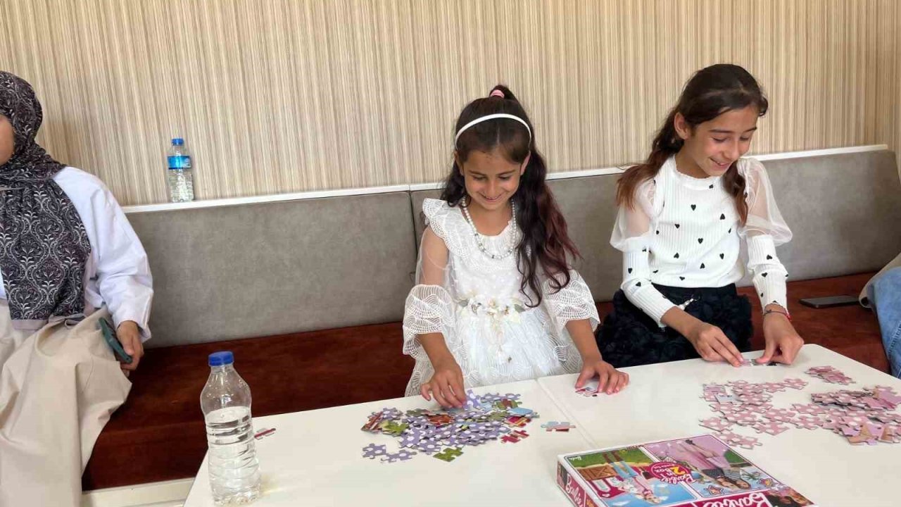 Patnos’ta ailesinin desteğine ihtiyaç duyan çocuklara moral etkinliği