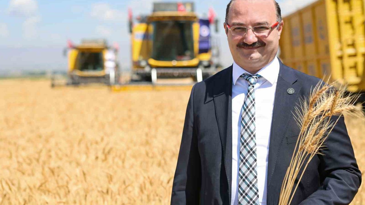 Rektör Hacımüftüoğlu: "Tarım, geleceğe umut ekmektir"