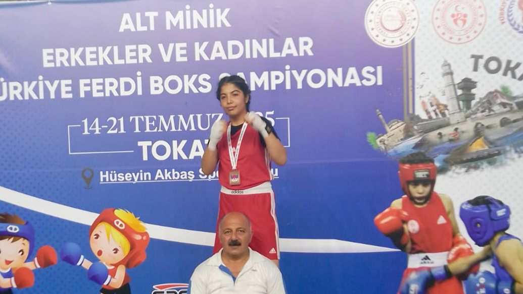 Minik Boksör Ezelsu, Kars’ı başarıyla temsil etti