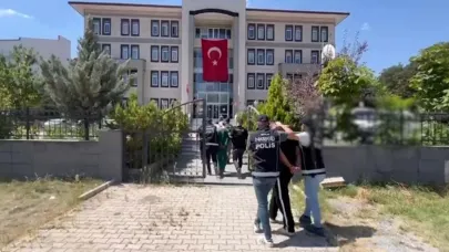 1 kilo 520 gram metamfetamin ile yakalanan 3 şahıs tutuklandı