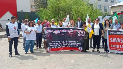 Kars’ta barış zinciri oluşturuldu