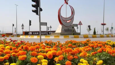 Sahil yolunda peyzaj çalışması başladı