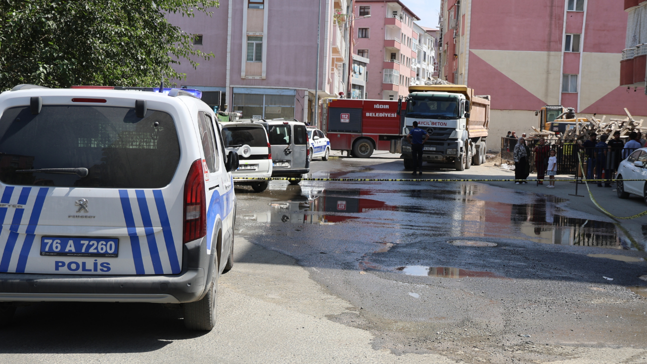Kamyonun çarptığı yaşlı kadın ağır yaralandı