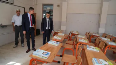 Ders kitabı sıralara bırakıldı
