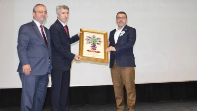 “Peygamberimiz ve Aile Ahlakı” konferansı düzenlendi