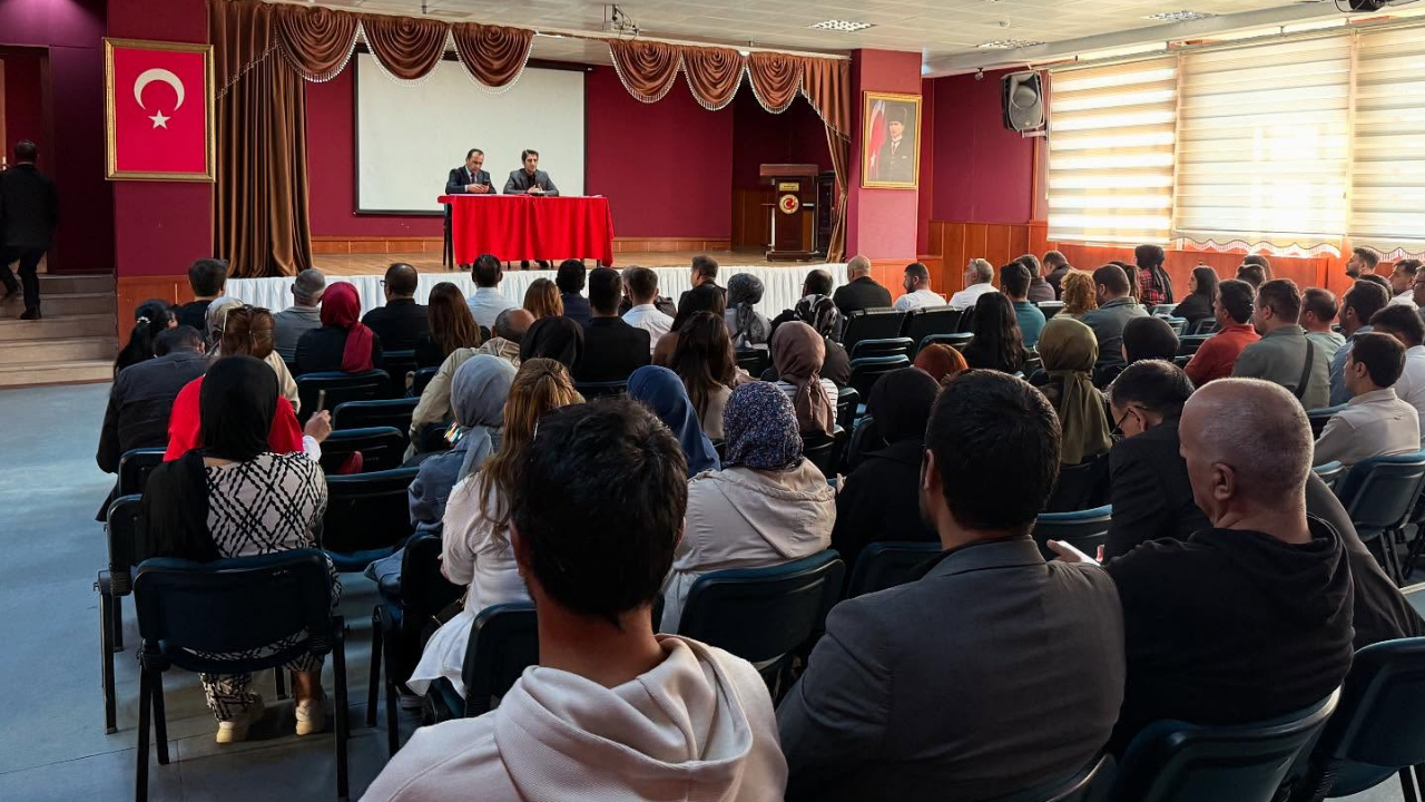 Kaymakam Aslantatar, okul müdürleri ile bir araya geldi