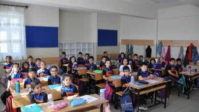 Öğrenciler sınıfları doldurdu