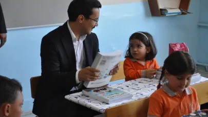 Kaymakam Demirtaş, öğrencilerin ilk gün heyecanına ortak oldu