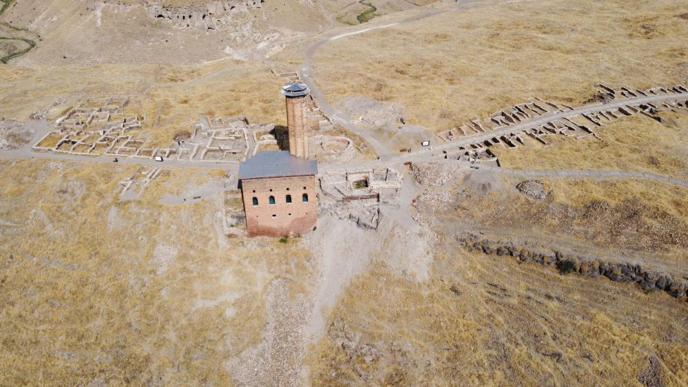 Ebul Menuçehr Camii tarihi önemiyle dikkat çekiyor