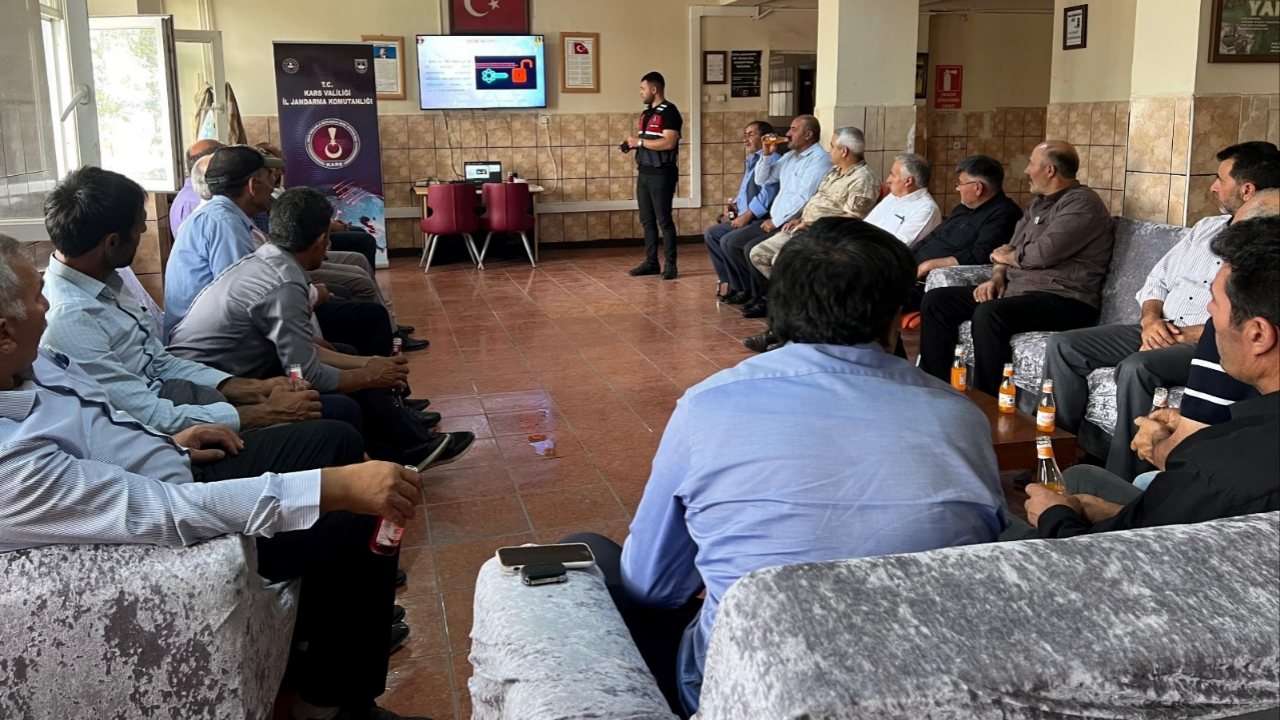 Muhtarlara siber farkındalık eğitimi