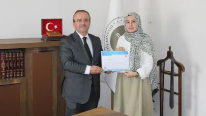 Eğitimlerini tamamlayan stajyer öğrenciler belgelerini aldı