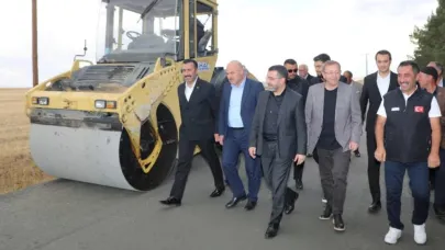 Köy yollarında beton asfalt çalışması sürüyor