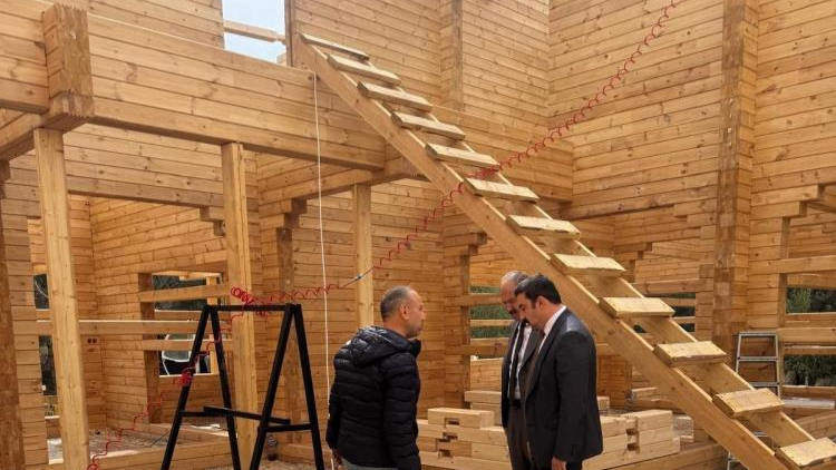 Arpaçay Kütük Ev’in yapımı devam ediyor