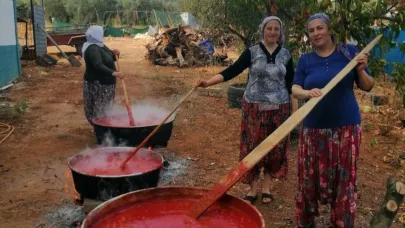 Salça kazanları yakıldı