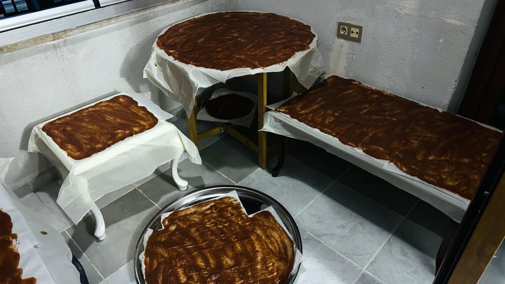 Pestiller kış sofraları için hazırlanıyor
