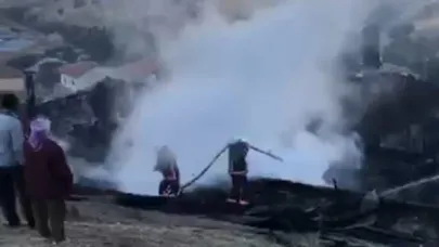 Yanan 3 ev kullanılamaz hale geldi