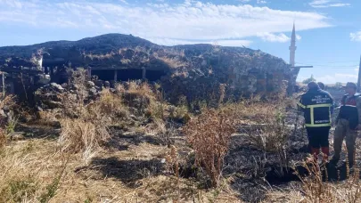 Hapanlı köyünde metruk binada yangın