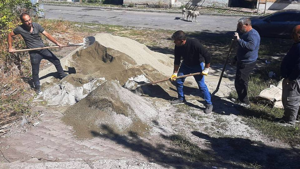 Muhtar Müçük Mahallemize çıkan merdivenler onarıldı
