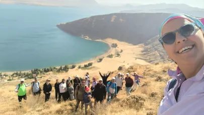 Van Gölü için 8 kilometre yürüdüler