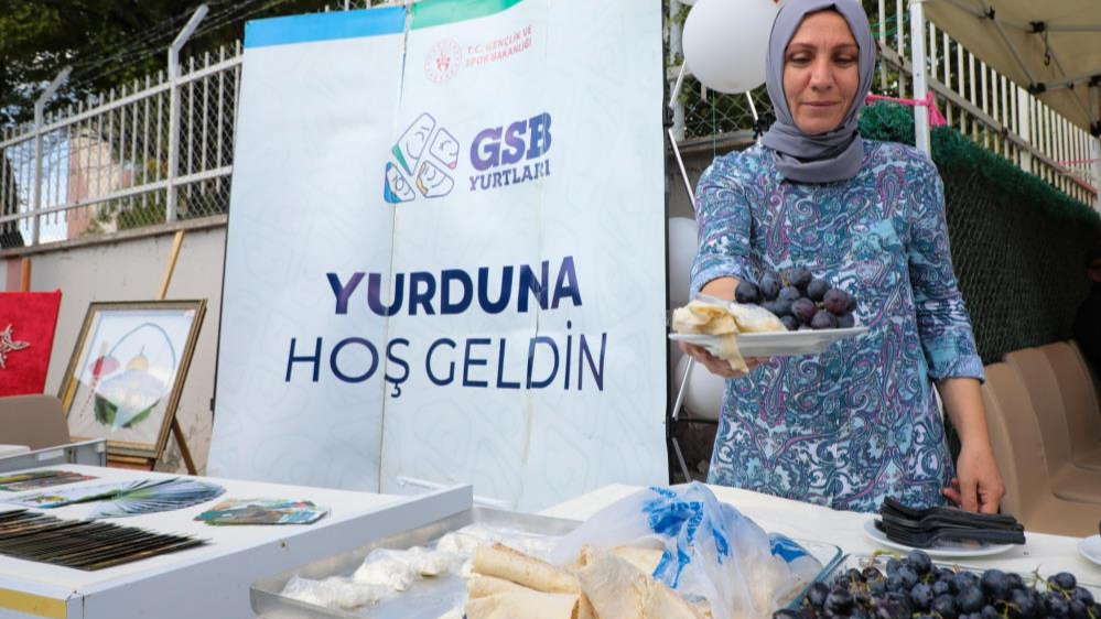 Öğrenciler yöresel tatlarla karşılandı