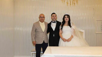 Ağrı Valisi Koç, düğün törenlerinde ailelerin sevincine ortak oldu