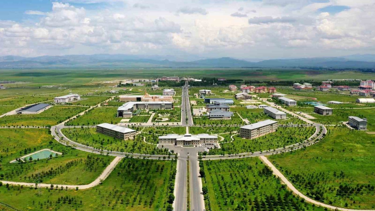 "Bilimsel Üretkenlik ve Araştırma" dünya sıralamasında AİÇÜ başarısı