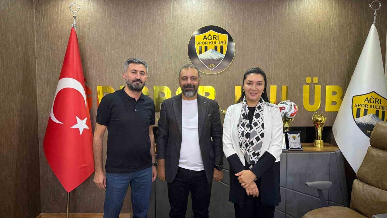 "Ağrı Spor'umuzun her zaman yanındayız"