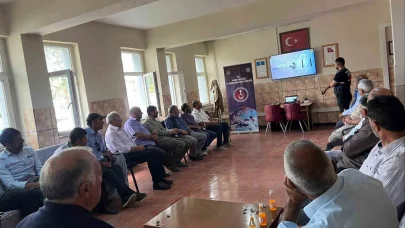 Akyaka’da muhtar ve azalara siber eğitimi