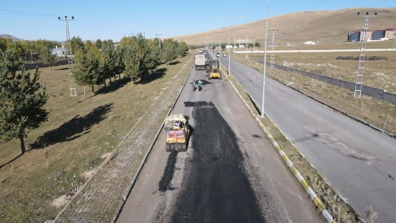 Ardahan’da yol çalışması sürücüleri memnun etti