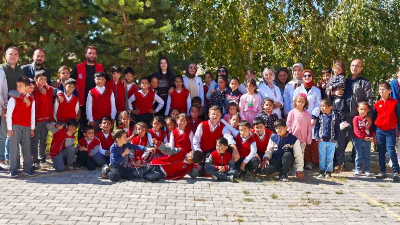 "Ulaşılmadık çocuk kalmasın" projesi mutlu ediyor