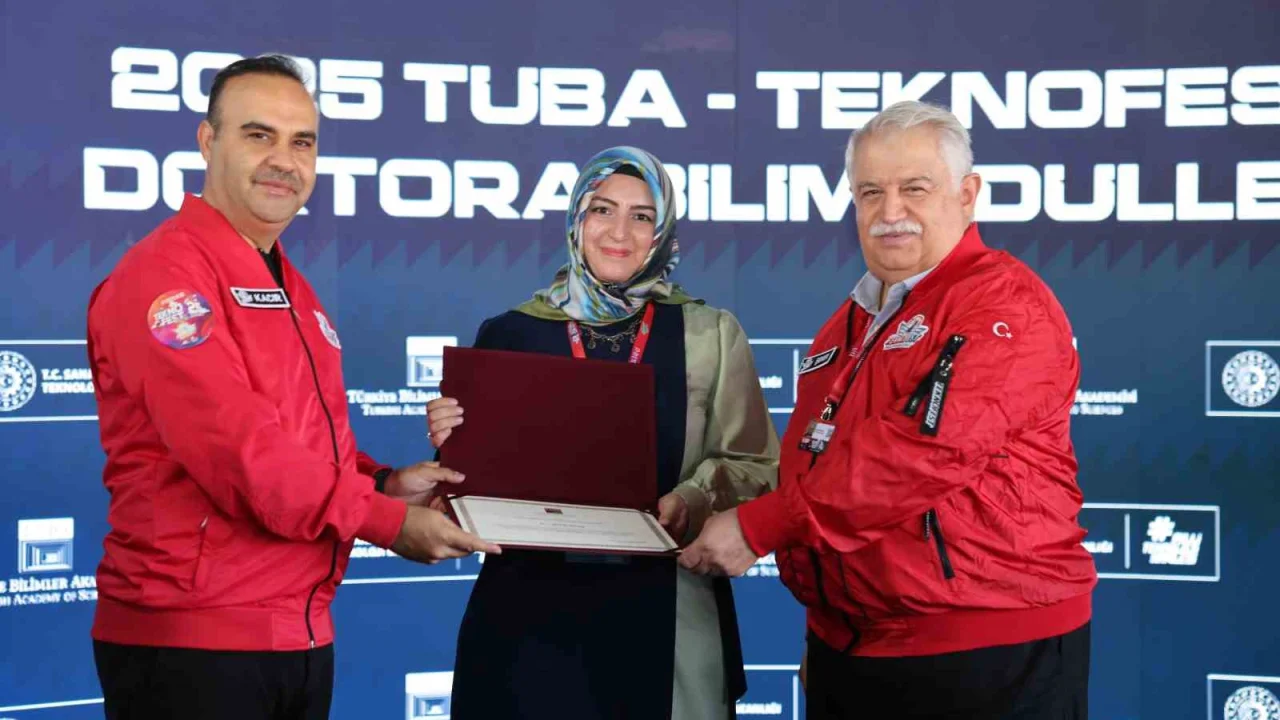 Atatürk üniversitesi doktora öğrencisi Dr. Habibe Güneş'e büyük ödül