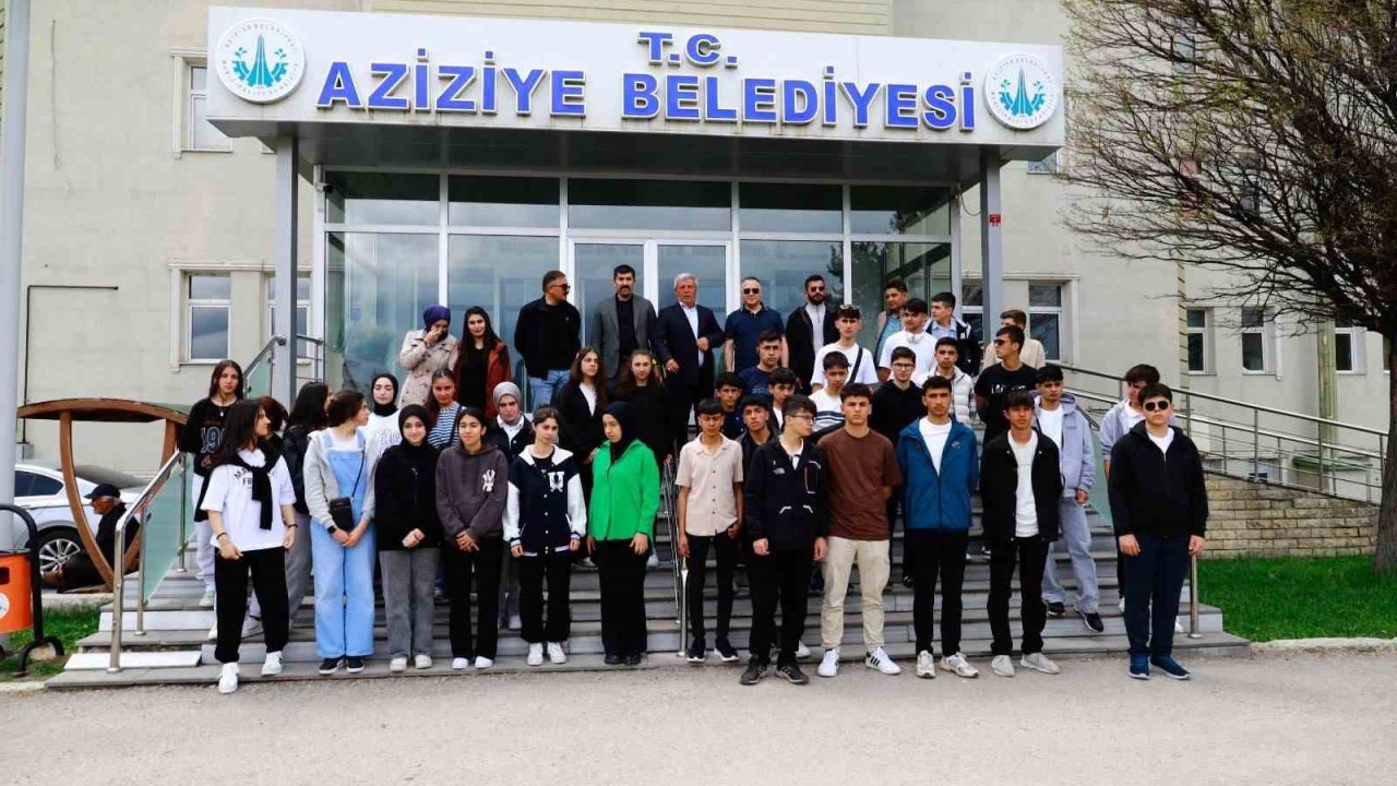 Aziziyeli gençler tarihle buluştu