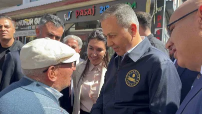 Bakan Yerlikaya Ağrı’da esnafla buluştu, taleplerini dinledi