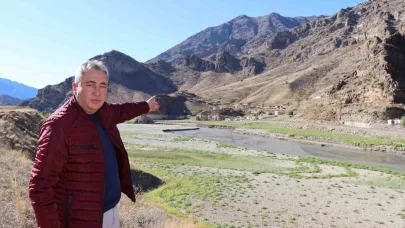 Baraj suları çekildi, tabiat yeniden yeşerdi