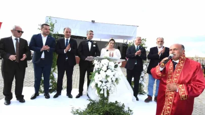 Başkan Özcan, Kızının nikahını kıydı