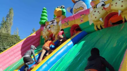 Çıldır’da ‘Merkezim Her Yerde’ projesi köy çocuklarıyla buluştu