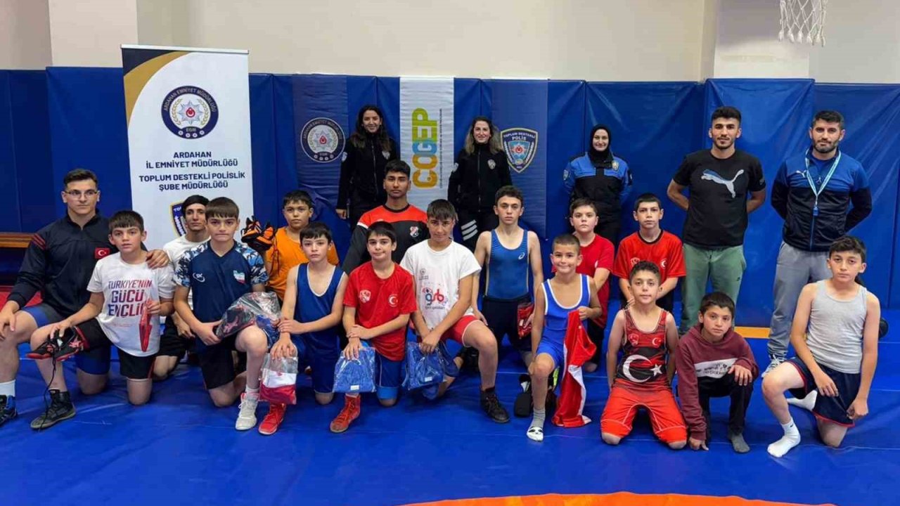 Ardahan'da "Güreş Kursu" açıldı