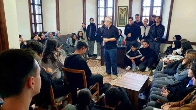 Dil ve Edebiyat Konağı’ndaki tarih sohbetleri ilgi gördü