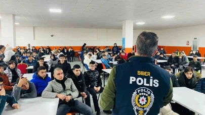 Polisler sanal devriyede