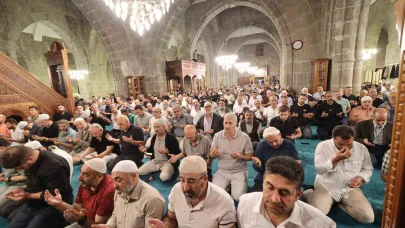 Erzurum’da  Mevlid Kandili coşkusu yaşandı