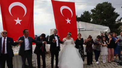 Festivali aratmayan düğün