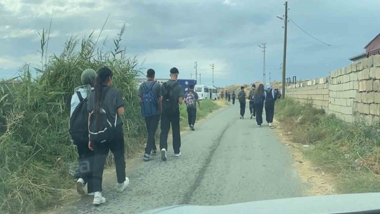 Dar okul yolu kazaya davetiye çıkarıyor