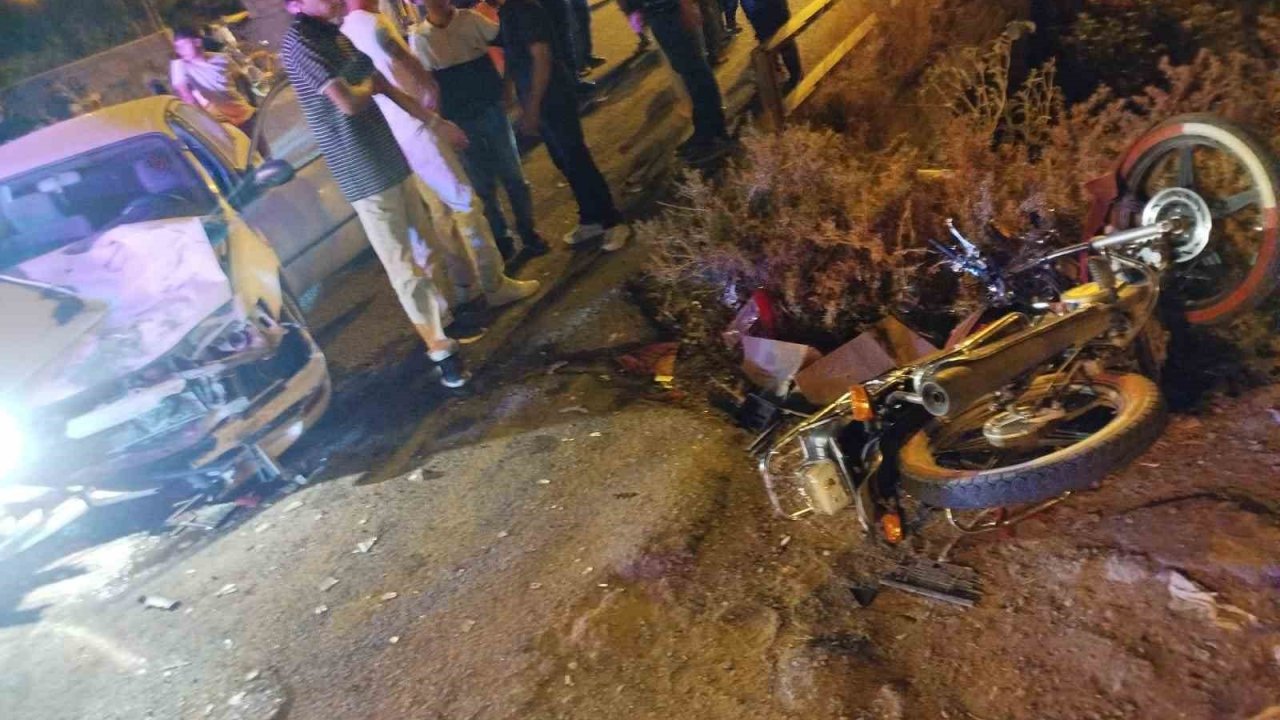 Otomobil ile motosiklet çarpıştı: 2’si ağır 3 yaralı